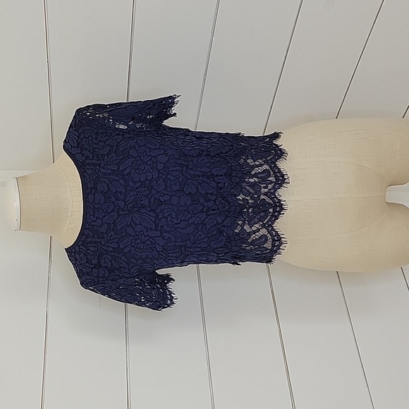 LULU'S xs navy blue lace blouse lined - Picture 1 of 5